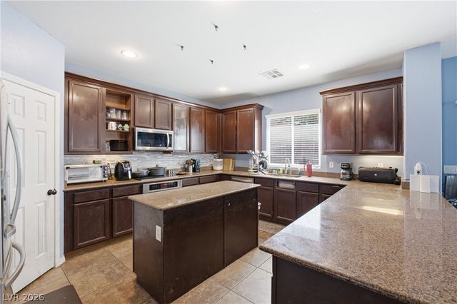 8051 Maple Park Street, Las Vegas, NV 89131