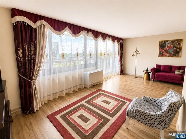 770 Anderson Avenue 6R, Cliffside Park, NJ 07010
