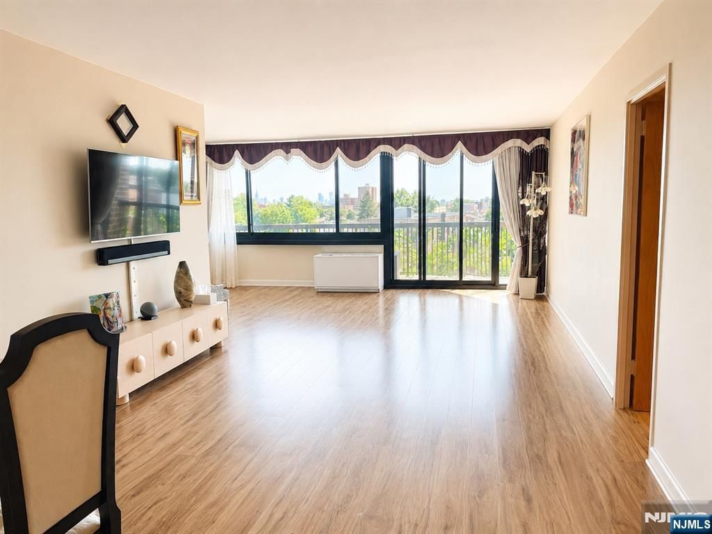 770 Anderson Avenue 6R, Cliffside Park, NJ 07010