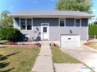 215 Earl Street, Walbridge, OH 43465