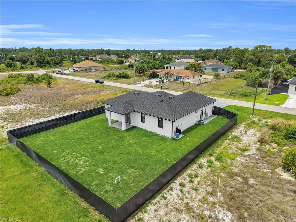 913 Mildred AVE S, LEHIGH ACRES, FL 33974 — photo 3
