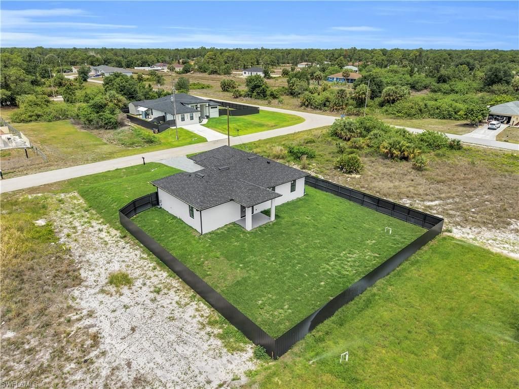913 Mildred AVE S, LEHIGH ACRES, FL 33974 — photo 4