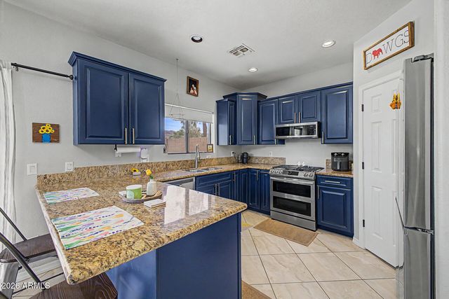 2845 E FREMONT Road, Phoenix, AZ 85042