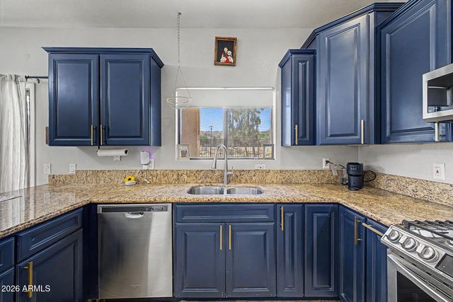 2845 E FREMONT Road, Phoenix, AZ 85042
