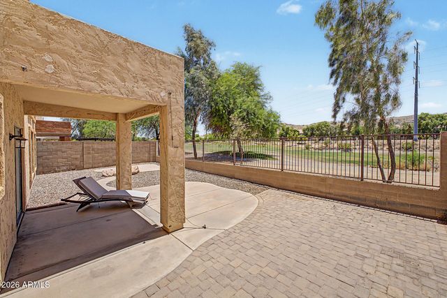 2845 E FREMONT Road, Phoenix, AZ 85042