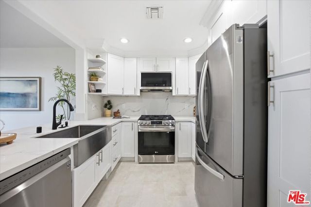 12975 Agustin Place 335, Los Angeles, CA 90094