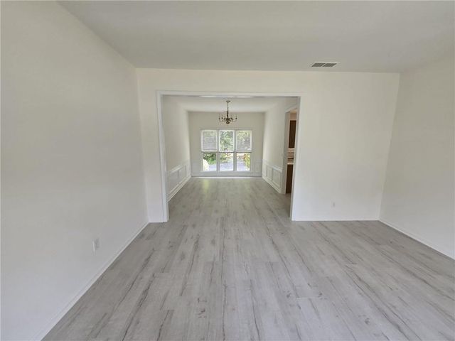 10845 Glenbarr Drive, Duluth, GA 30097