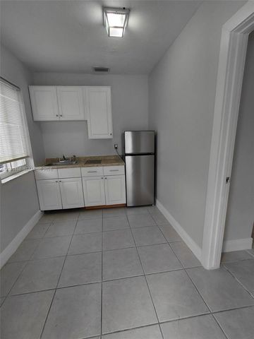 7555 SW 28th St Rd, Miami, FL 33155