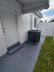 7555 SW 28th St Rd, Miami, FL 33155