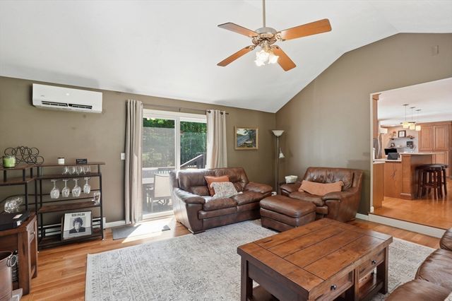 61 Stoney Weir Rd, Halifax, MA 02338