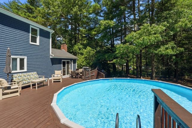 61 Stoney Weir Rd, Halifax, MA 02338