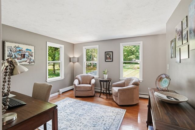 61 Stoney Weir Rd, Halifax, MA 02338