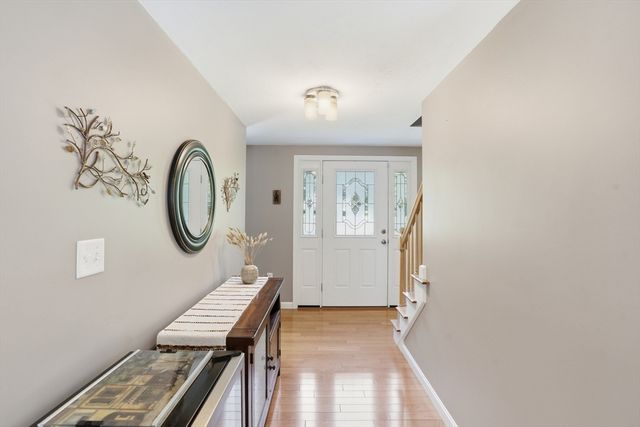 61 Stoney Weir Rd, Halifax, MA 02338