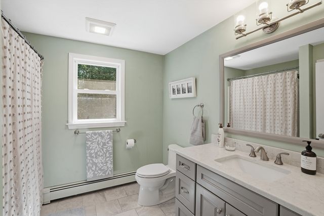 61 Stoney Weir Rd, Halifax, MA 02338