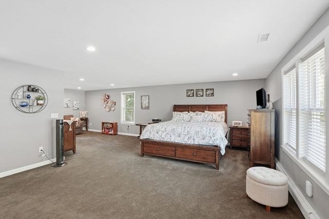 61 Stoney Weir Rd, Halifax, MA 02338