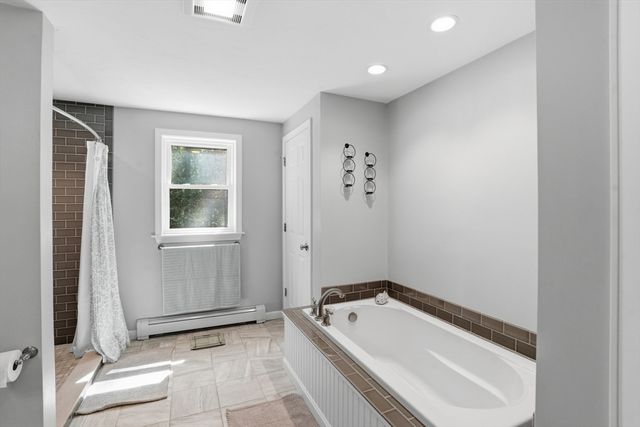 61 Stoney Weir Rd, Halifax, MA 02338