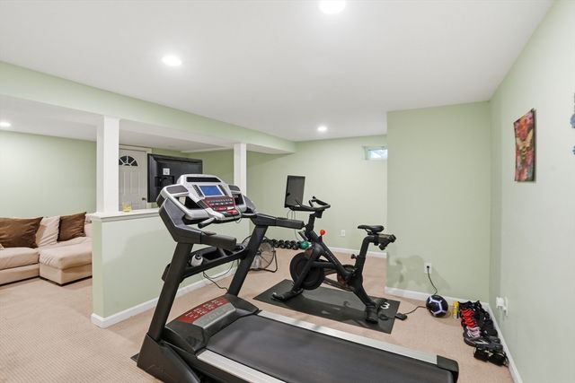 61 Stoney Weir Rd, Halifax, MA 02338