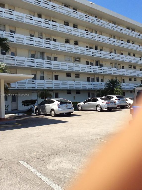 3000 Marcos Dr P312, Aventura, FL 33160