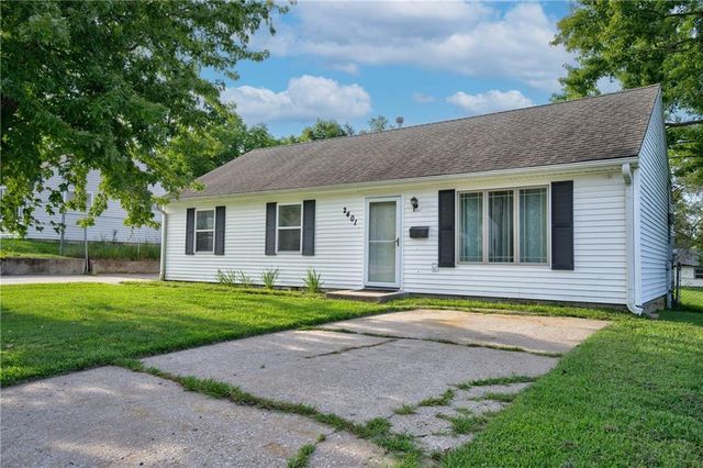 2401 NE 58th Terrace, Kansas City, MO 64118