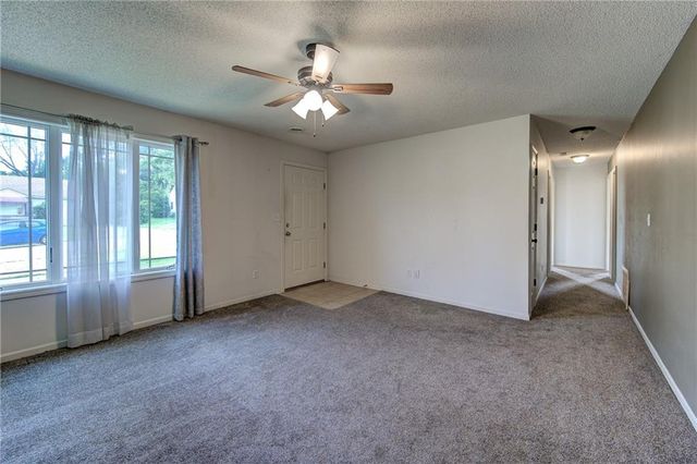 2401 NE 58th Terrace, Kansas City, MO 64118