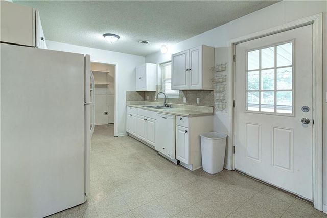 2401 NE 58th Terrace, Kansas City, MO 64118