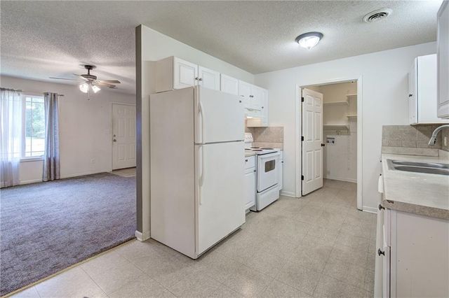 2401 NE 58th Terrace, Kansas City, MO 64118