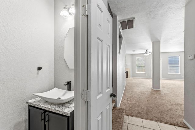 2822 Whitman Drive, Montgomery, TX 77356