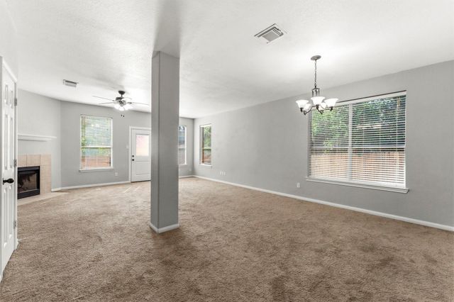 2822 Whitman Drive, Montgomery, TX 77356
