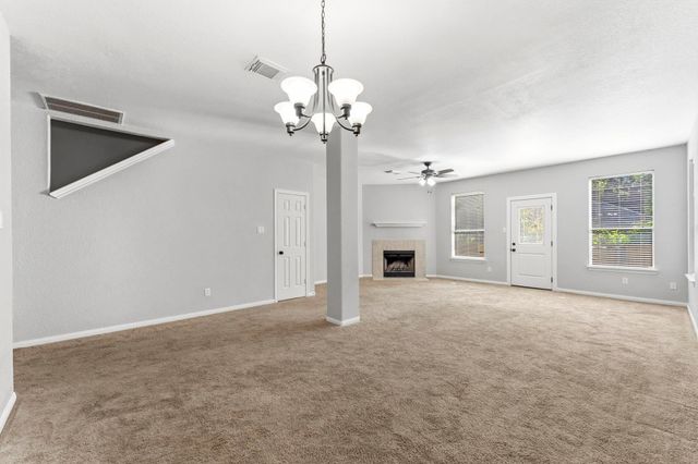 2822 Whitman Drive, Montgomery, TX 77356