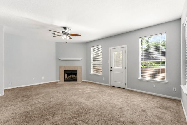 2822 Whitman Drive, Montgomery, TX 77356