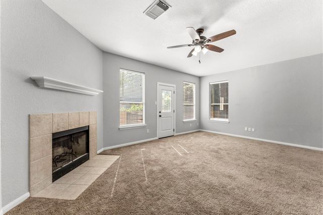 2822 Whitman Drive, Montgomery, TX 77356