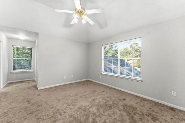 2822 Whitman Drive, Montgomery, TX 77356