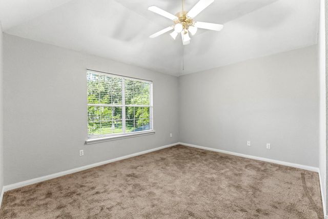 2822 Whitman Drive, Montgomery, TX 77356