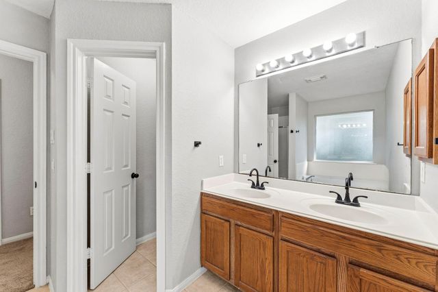 2822 Whitman Drive, Montgomery, TX 77356