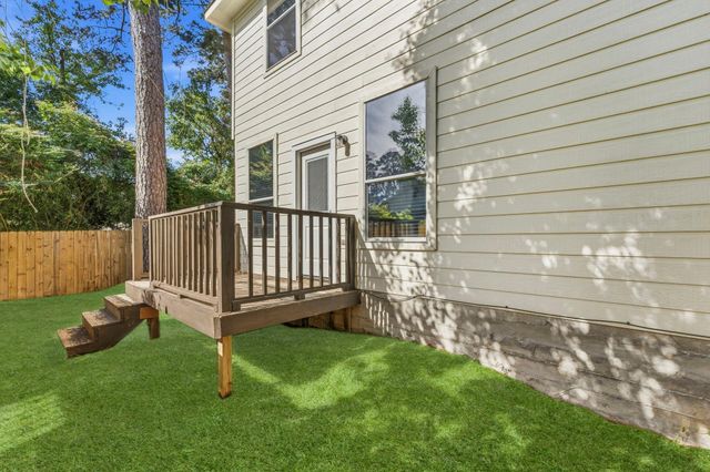 2822 Whitman Drive, Montgomery, TX 77356
