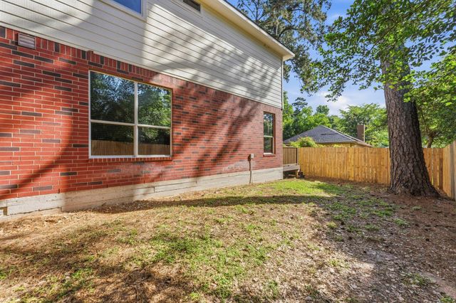 2822 Whitman Drive, Montgomery, TX 77356