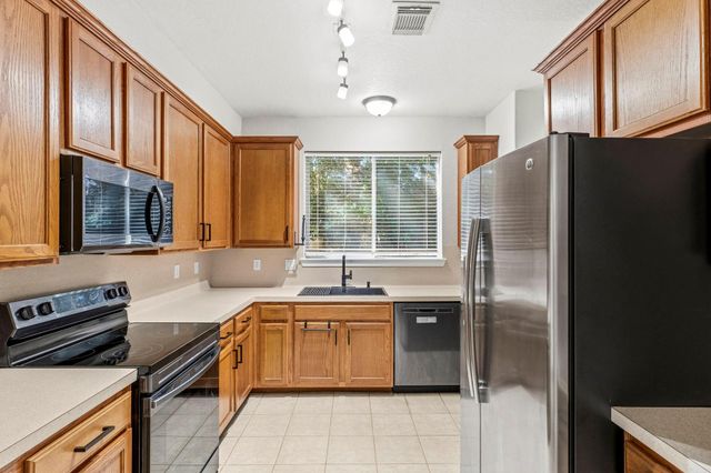 2822 Whitman Drive, Montgomery, TX 77356