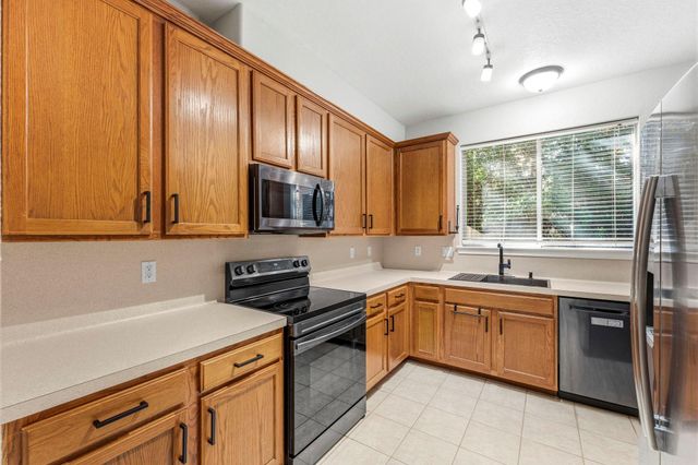 2822 Whitman Drive, Montgomery, TX 77356
