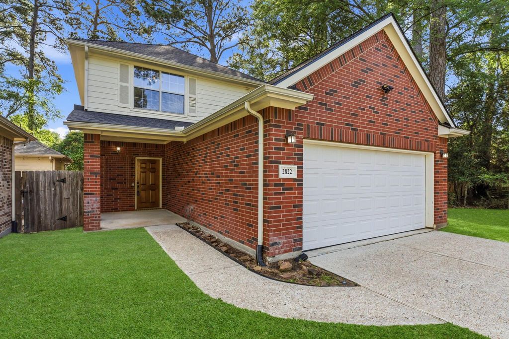 2822 Whitman Drive, Montgomery, TX 77356