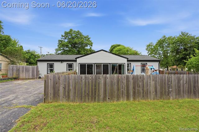 3604 Minton Road, Lake Orion, MI 48359