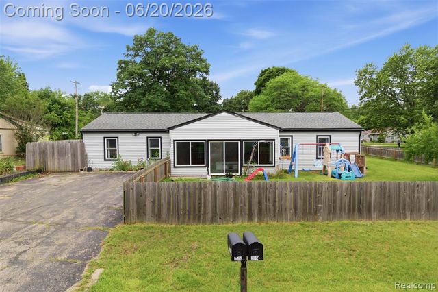 3604 Minton Road, Lake Orion, MI 48359