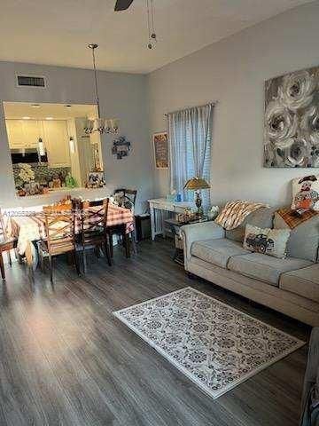 11699 NW 11th St, Pembroke Pines, FL 33026
