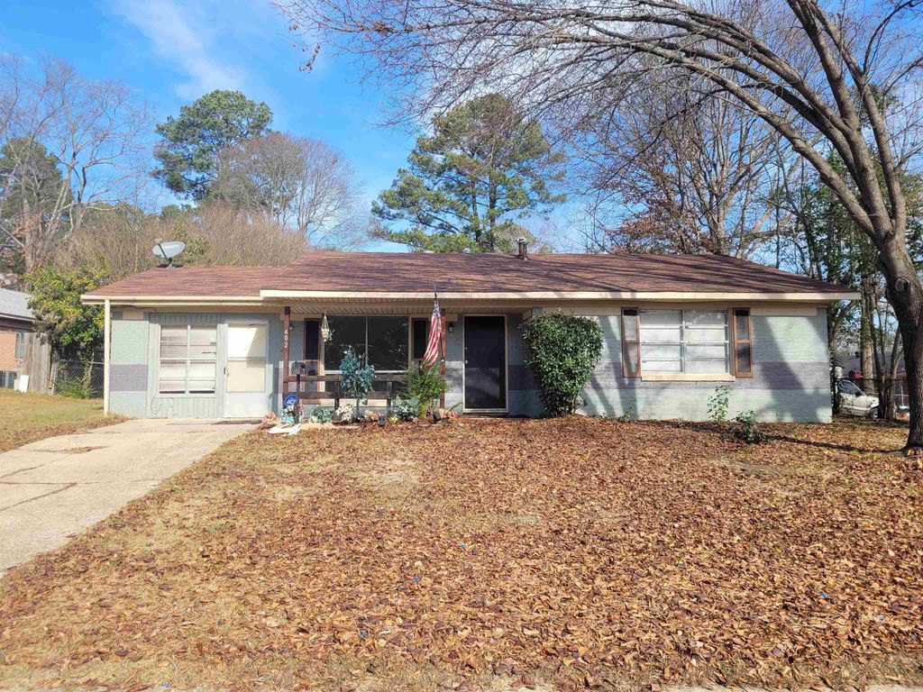 402 Robin Road, El Dorado, AR 71730