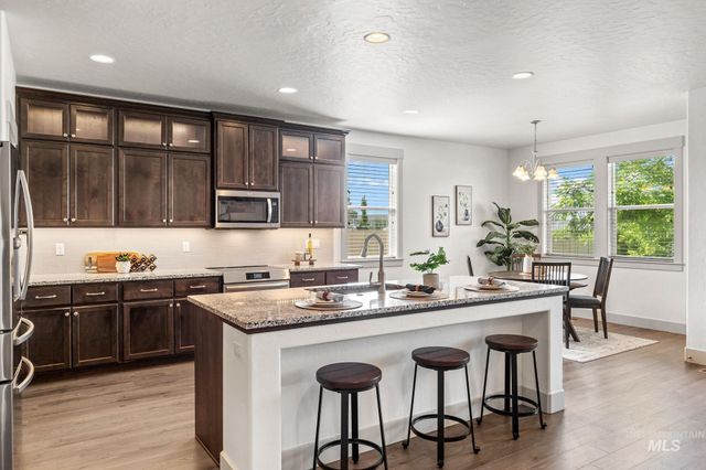 6211 E Path Dr, Nampa, ID 83687