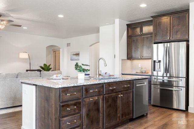 6211 E Path Dr, Nampa, ID 83687