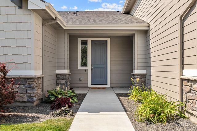 6211 E Path Dr, Nampa, ID 83687