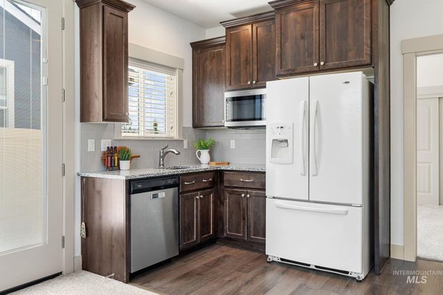 6211 E Path Dr, Nampa, ID 83687