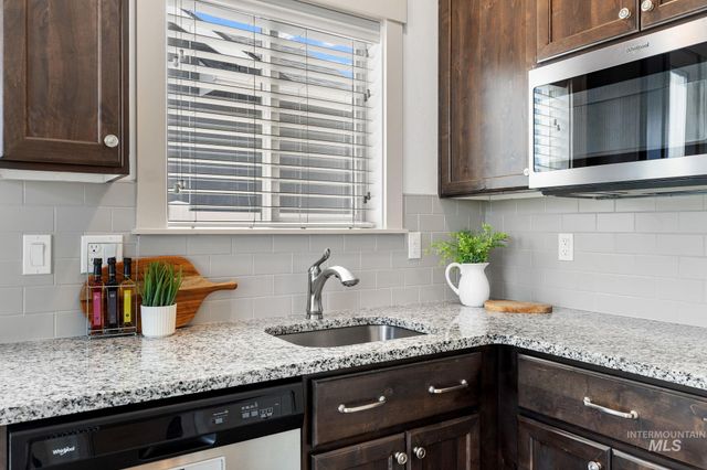 6211 E Path Dr, Nampa, ID 83687