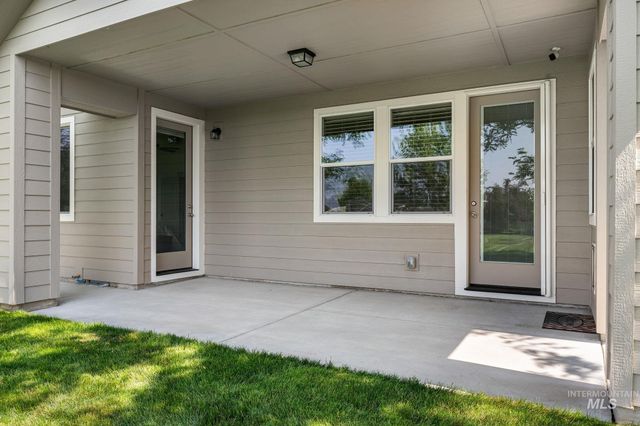 6211 E Path Dr, Nampa, ID 83687