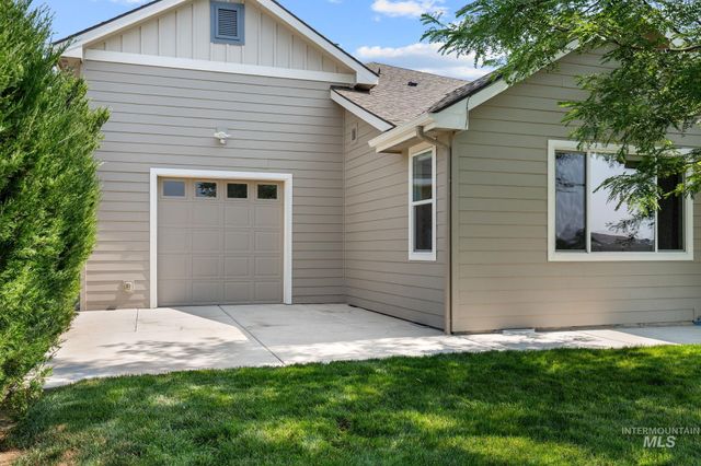 6211 E Path Dr, Nampa, ID 83687